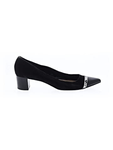 Ellen Tracy Flats (view 1)