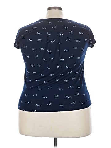 IZOD Short Sleeve Top (view 2)