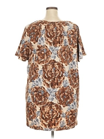 Liz & Me Short Sleeve T-Shirt (view 2)