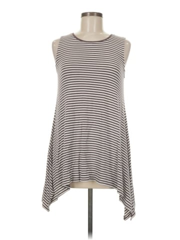 Chelsea & Theodore Casual Dress (view 1)