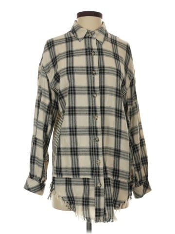 Versona Long Sleeve Button-Down Shirt (view 1)