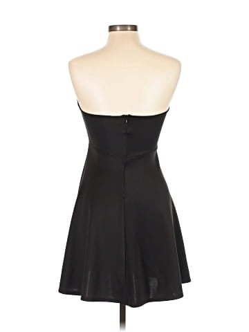 Fio Fio Cocktail Dress (view 2)