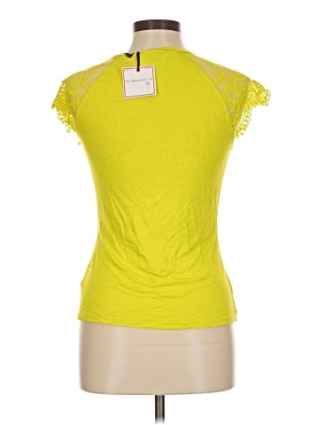 Bisou Bisou Short Sleeve Top (view 2)