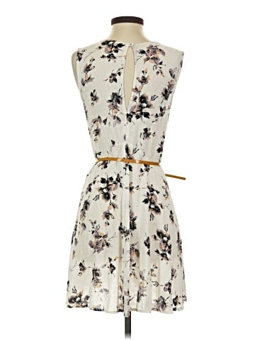 Anna Grace Casual Dress (view 2)
