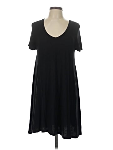Trafaluc by Zara Short Sleeve T-Shirt (view 1)