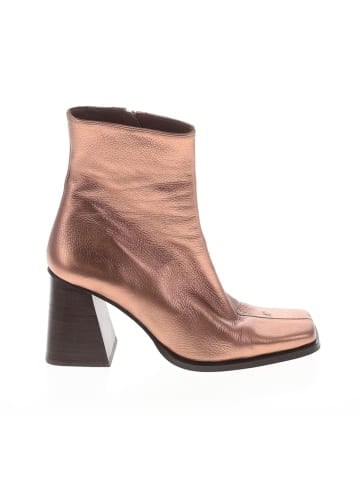 ALOHAS Boots (view 1)