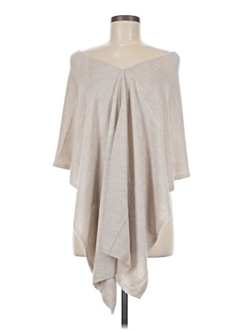Simply Noelle Poncho (view 1)