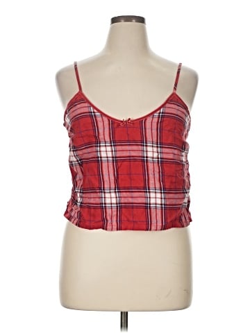 colsie Tank Top (view 1)