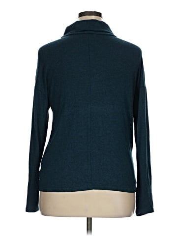 Jennifer Lopez Turtleneck Sweater (view 2)