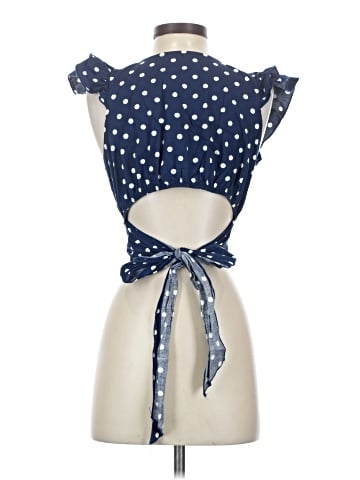 Yoyo5 Sleeveless Blouse (view 2)