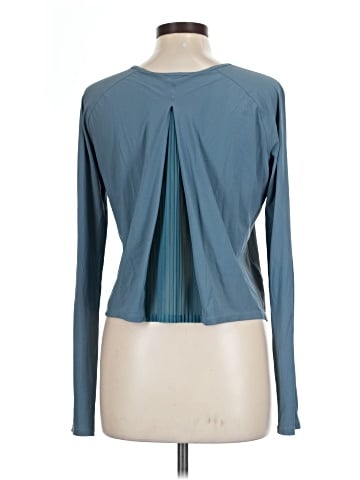 Lululemon Athletica Long Sleeve T-Shirt (view 2)