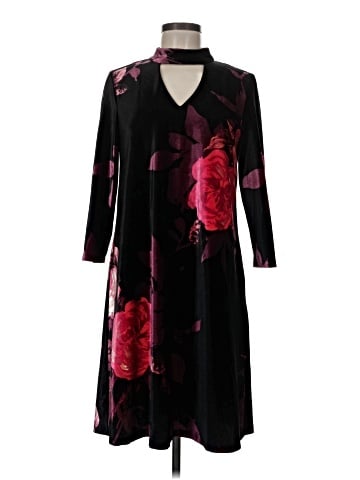 Sandra Darren Casual Dress (view 1)