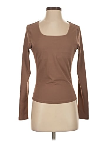 Trendy Queen Long Sleeve T-Shirt (view 1)