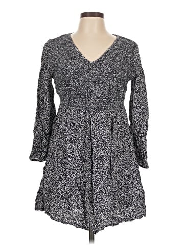 Old Navy Casual Dress (view 1)