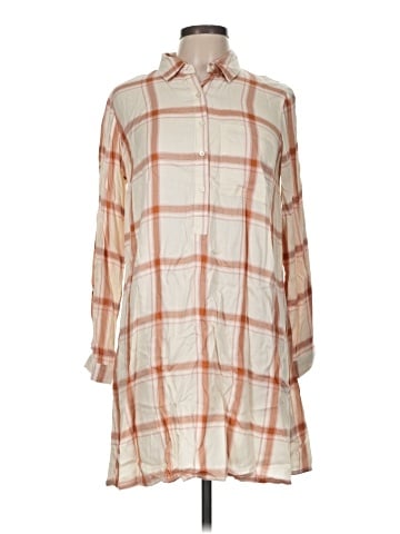 Old Navy Casual Dress (view 1)