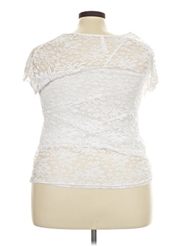 Bobbie Brooks Short Sleeve Top (view 2)