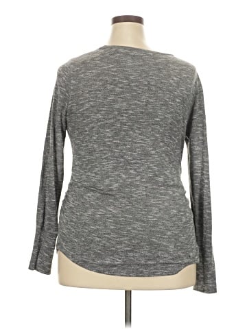 Liz Lange Maternity Long Sleeve T-Shirt (view 2)