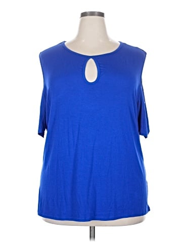 Lock & Love Sleeveless T-Shirt (view 1)
