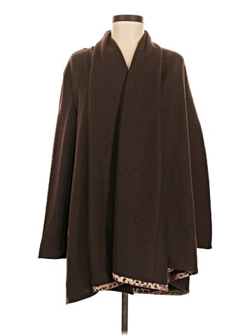 Luii Poncho (view 1)