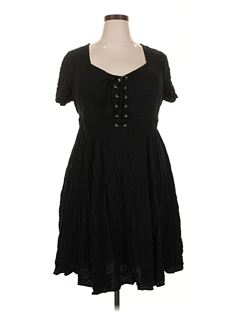 Pre-owned Torrid Casual Dress In Black