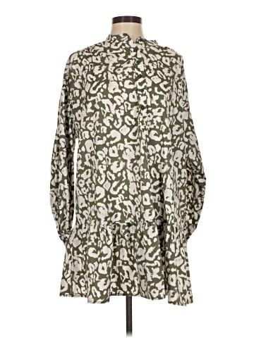Elizabeth and James 3/4 Sleeve Blouse (view 1)