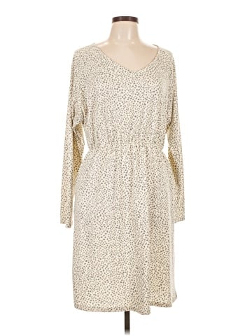Betsey's Boutique Shop Casual Dress (view 1)