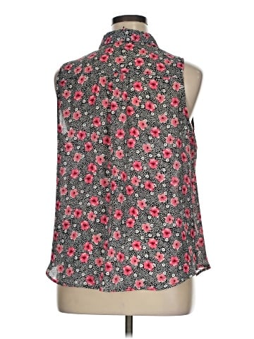 Elle Sleeveless Blouse (view 2)