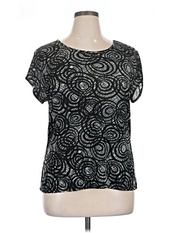 Kathy Ireland Short Sleeve T-Shirt (view 1)