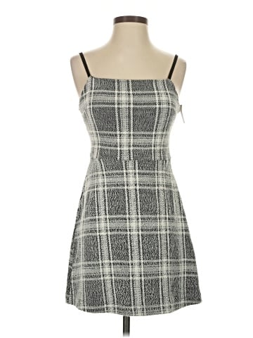 Urban Outfitters Casual Dress (view 1)