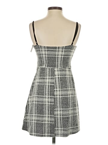 Urban Outfitters Casual Dress (view 2)
