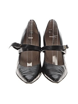 Anyi Lu Heels (view 2)