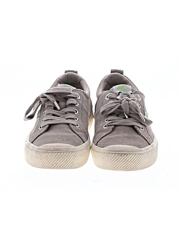 Cariuma Sneakers (view 2)