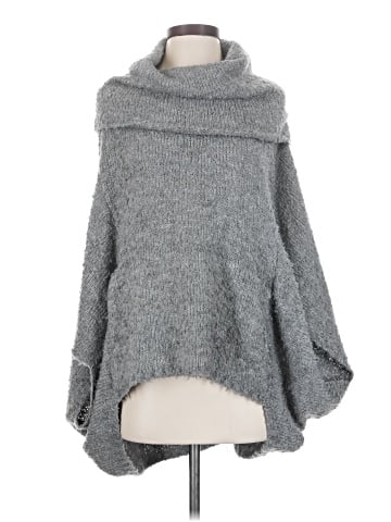 Quinn Poncho (view 1)