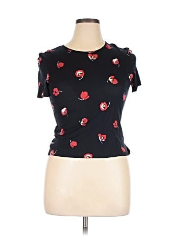 Linda Allard Ellen Tracy Short Sleeve T-Shirt (view 1)
