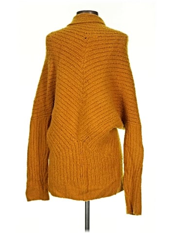 Sleeping On Snow Long Sleeve Top (view 2)