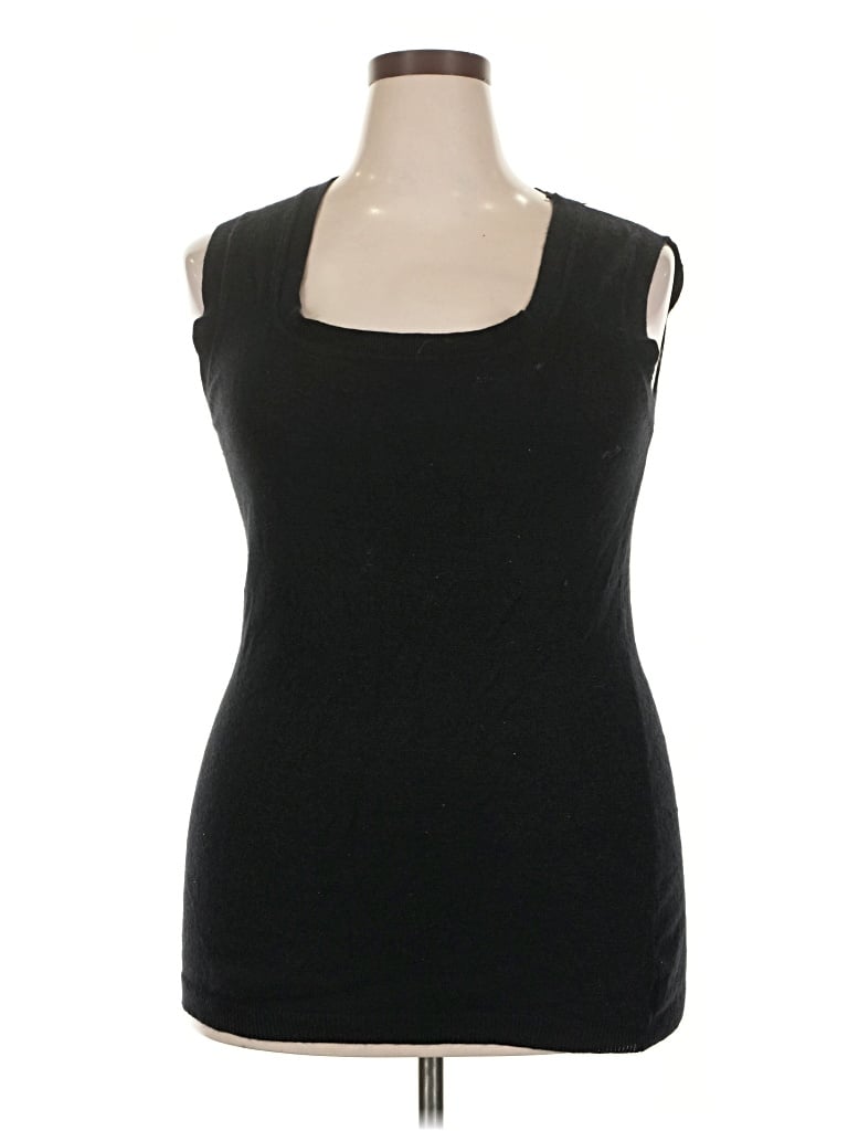 Pre-owned Bcbgmaxazria Sweater Vest In Black