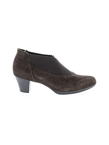 Munro American Heels (view 1)