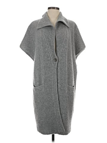 Escada Poncho (view 1)