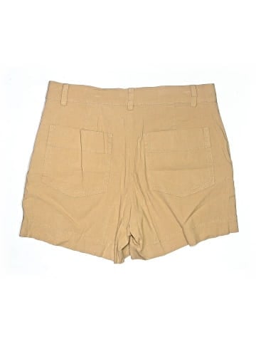 Vince. Khaki Shorts (view 2)