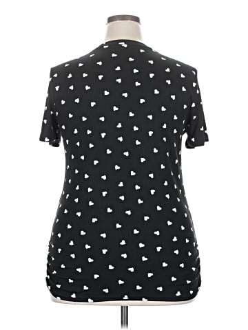 Free Kisses Short Sleeve T-Shirt (view 2)