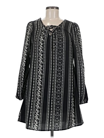 Xhilaration Casual Dress (view 1)