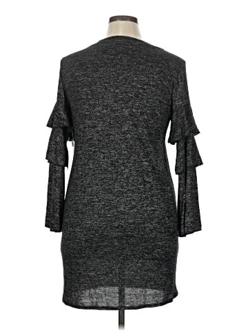 Thyme and Honey 3/4 Sleeve Top (view 2)