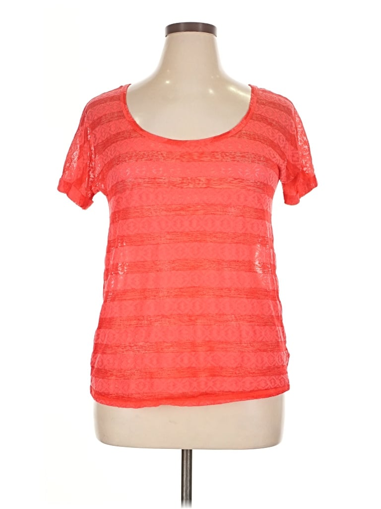 Pre-owned Maurices Short Sleeve T-shirt In Red