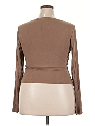 Trendy Queen Long Sleeve T-Shirt (view 2)