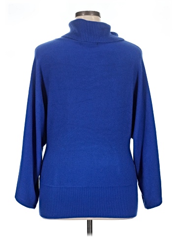 BCBGMAXAZRIA 3/4 Sleeve Turtleneck (view 2)