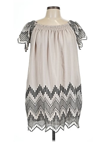 Romeo & Juliet Couture Sleeveless Top (view 1)