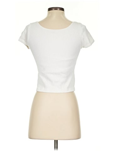 Uniqlo Short Sleeve T-Shirt (view 2)