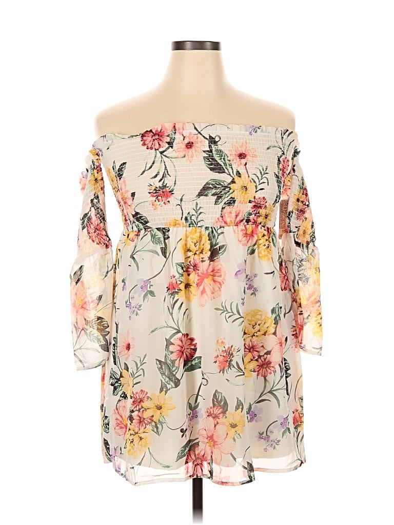 Pre-owned Iris Casual Dress In Ivory