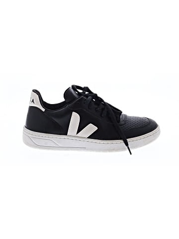 VEJA Sneakers (view 1)
