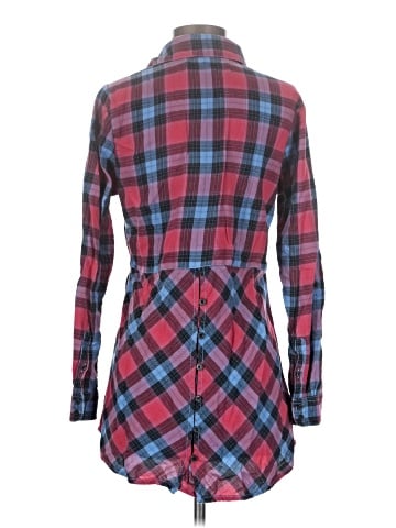 Aventura Long Sleeve Button-Down Shirt (view 2)